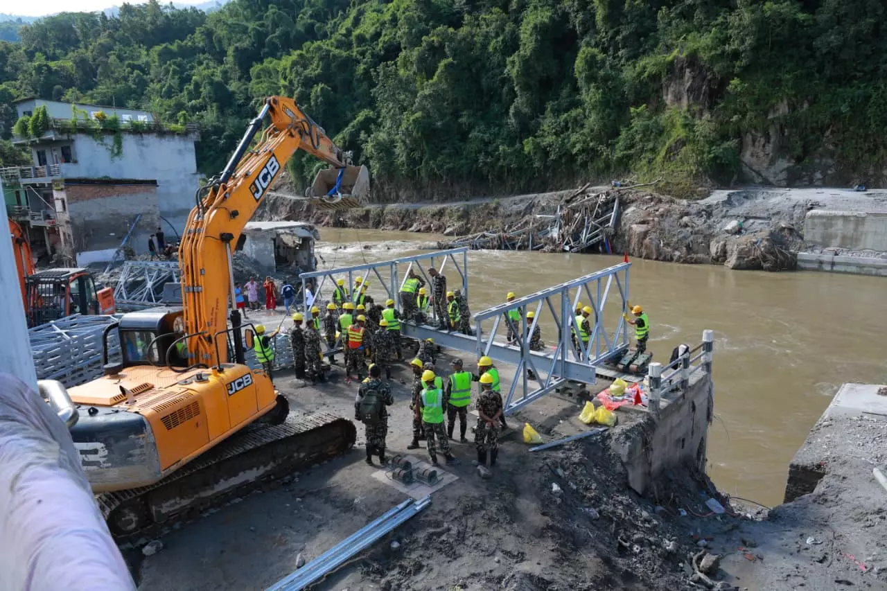 Nepal Floods: Army Builds Rope Bridge, Deploys 20 Helicopters Nepal Floods: Army Builds Rope Bridge, Deploys 20 Helicopters