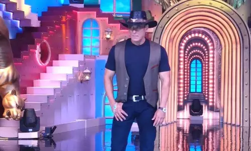 Salman Khan Removes Shirt on Bigg Boss 20, Hits Back at Trolls