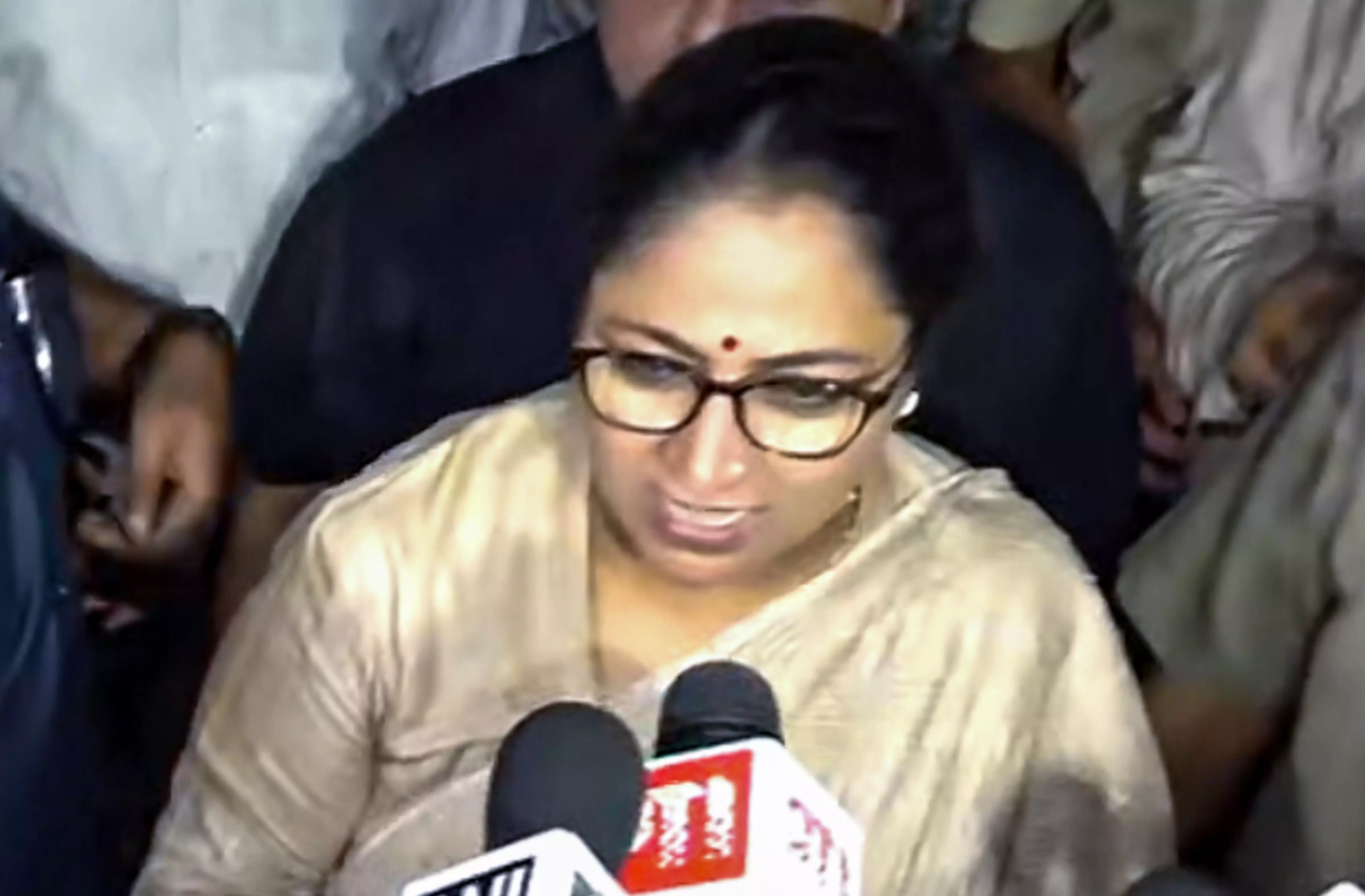 Delhi Satya Niketan Building Collapse: 4 Dead as Boys' PG Crumbles, Rescue Ops Continue Through Night — image 3