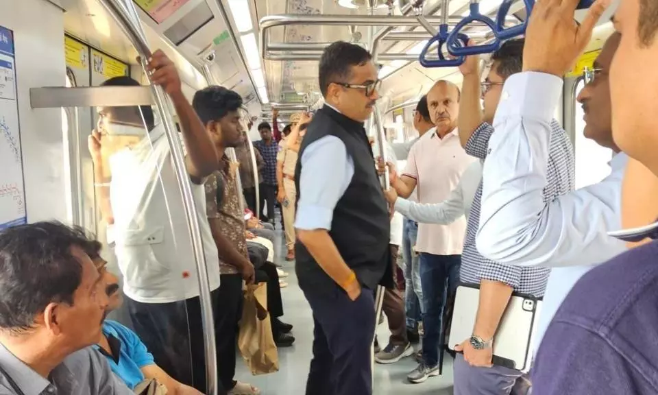 Common Pass for Metro, Buses Likely in 15 Days Common Pass for Metro, Buses Likely in 15 Days