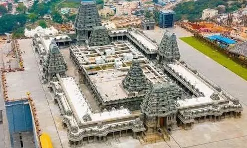 Yadagirigutta Temple Witnesses Rush of Devotees Yadagirigutta Temple Witnesses Rush of Devotees
