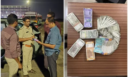 ACB Surprise Check at Musunuru Toll Plaza ACB Surprise Check at Musunuru Toll Plaza