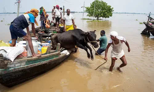 Ganga Rises in Patna, Flood-Like Conditions Hit Low-Lying Areas Ganga Rises in Patna, Flood-Like Conditions Hit Low-Lying Areas
