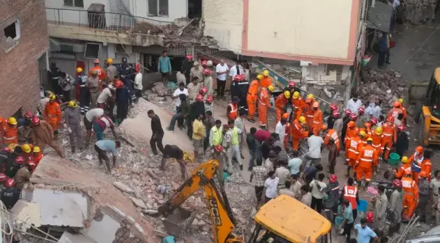Delhi HC Holds MCD, DU Accountable In Satya Niketan Collapse Delhi HC Holds MCD, DU Accountable In Satya Niketan Collapse