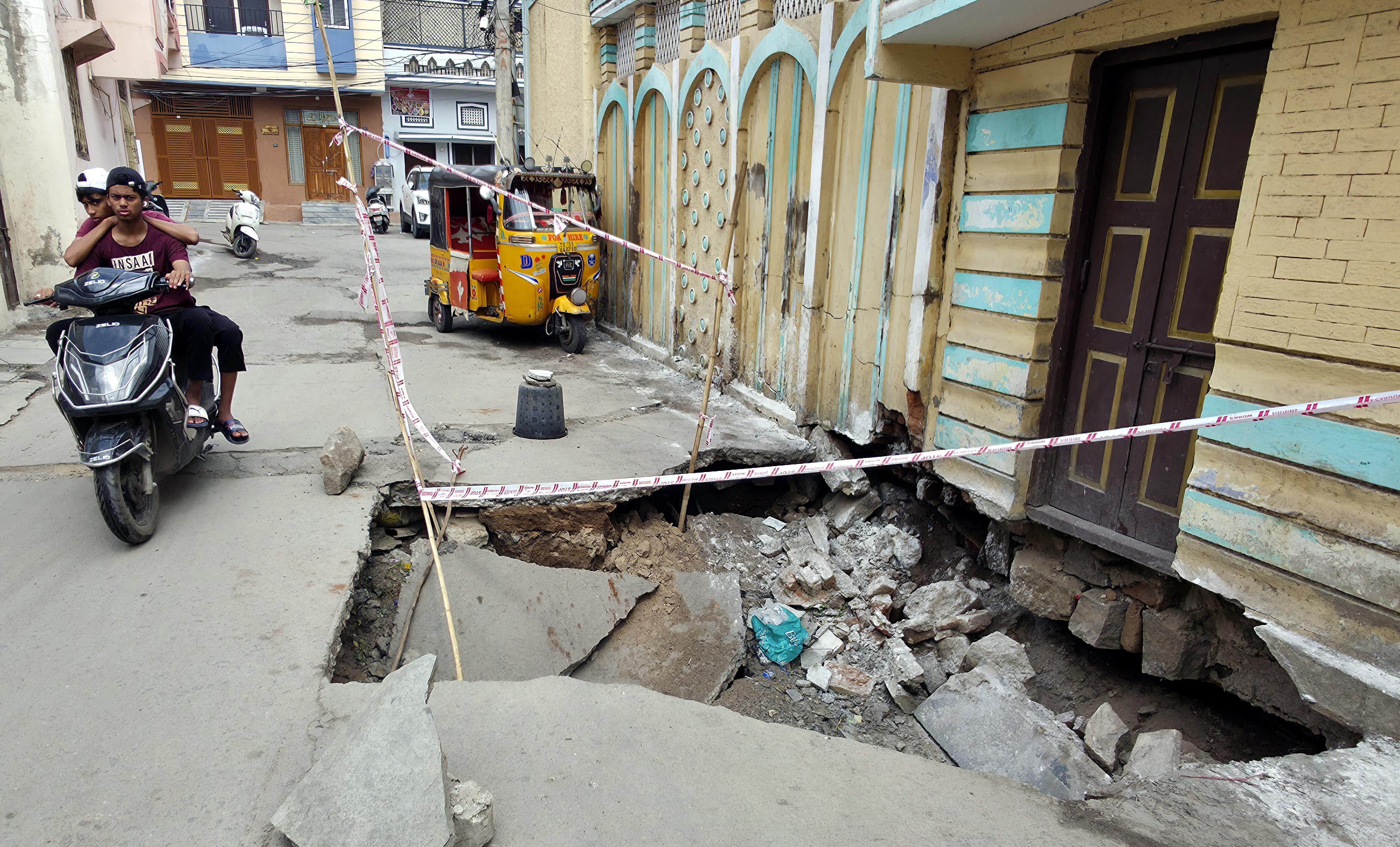 Road Caves In at Old City's Jaffery Galli; GHMC Inaction Leaves Residents in Panic
