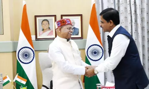 OU VC Invites Governor Shiv Pratap Shukla for 85th Convocation OU VC Invites Governor Shiv Pratap Shukla for 85th Convocation