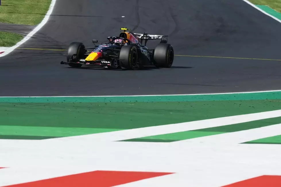 Former F1 Supremo Ecclestone Stopped in Portugal Over Shotgun on Private Jet Former F1 Supremo Ecclestone Stopped in Portugal Over Shotgun on Private Jet