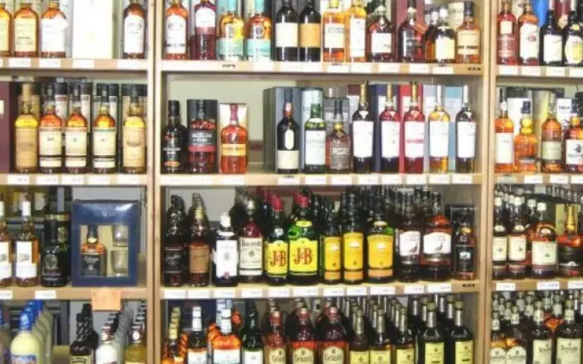 Suryapet: Thieves Break Into Liquor Store, Steal Expensive Wine Bottles