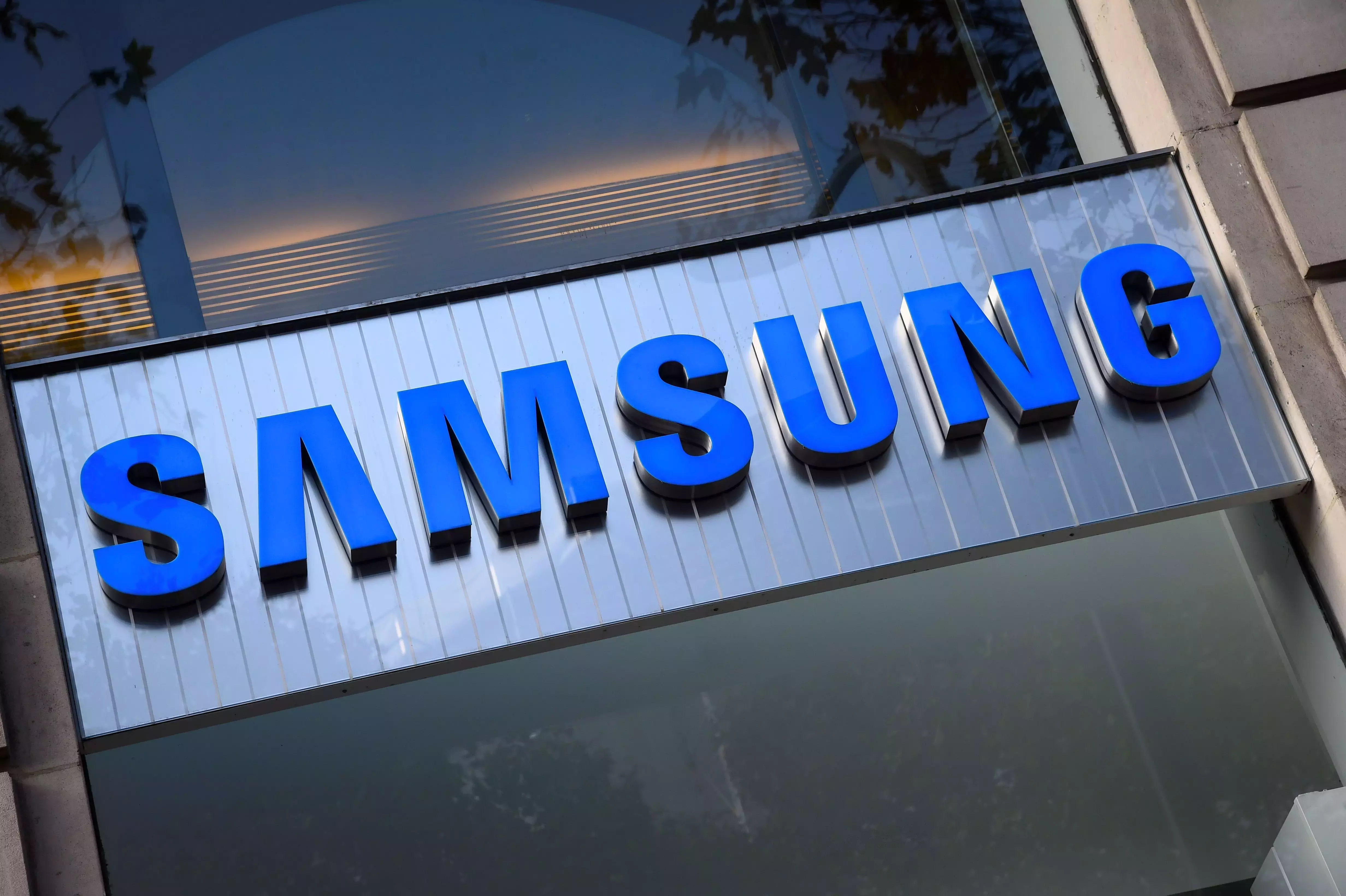 Samsung India Begins Job Cuts; Trims Workforce At Senior Level, More To Follow: Report Samsung India Begins Job Cuts; Trims Workforce At Senior Level, More To Follow: Report
