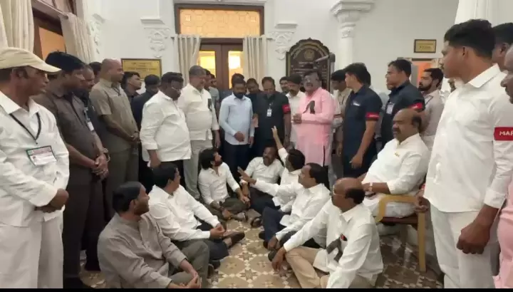 BRS Protests Over Unfulfilled Cong. Promises BRS Protests Over Unfulfilled Cong. Promises