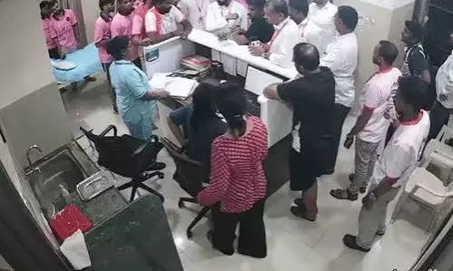 Shiv Sena Expels 7 Over Palghar Hospital Assault, HC Seeks Police Report Shiv Sena Expels 7 Over Palghar Hospital Assault, HC Seeks Police Report