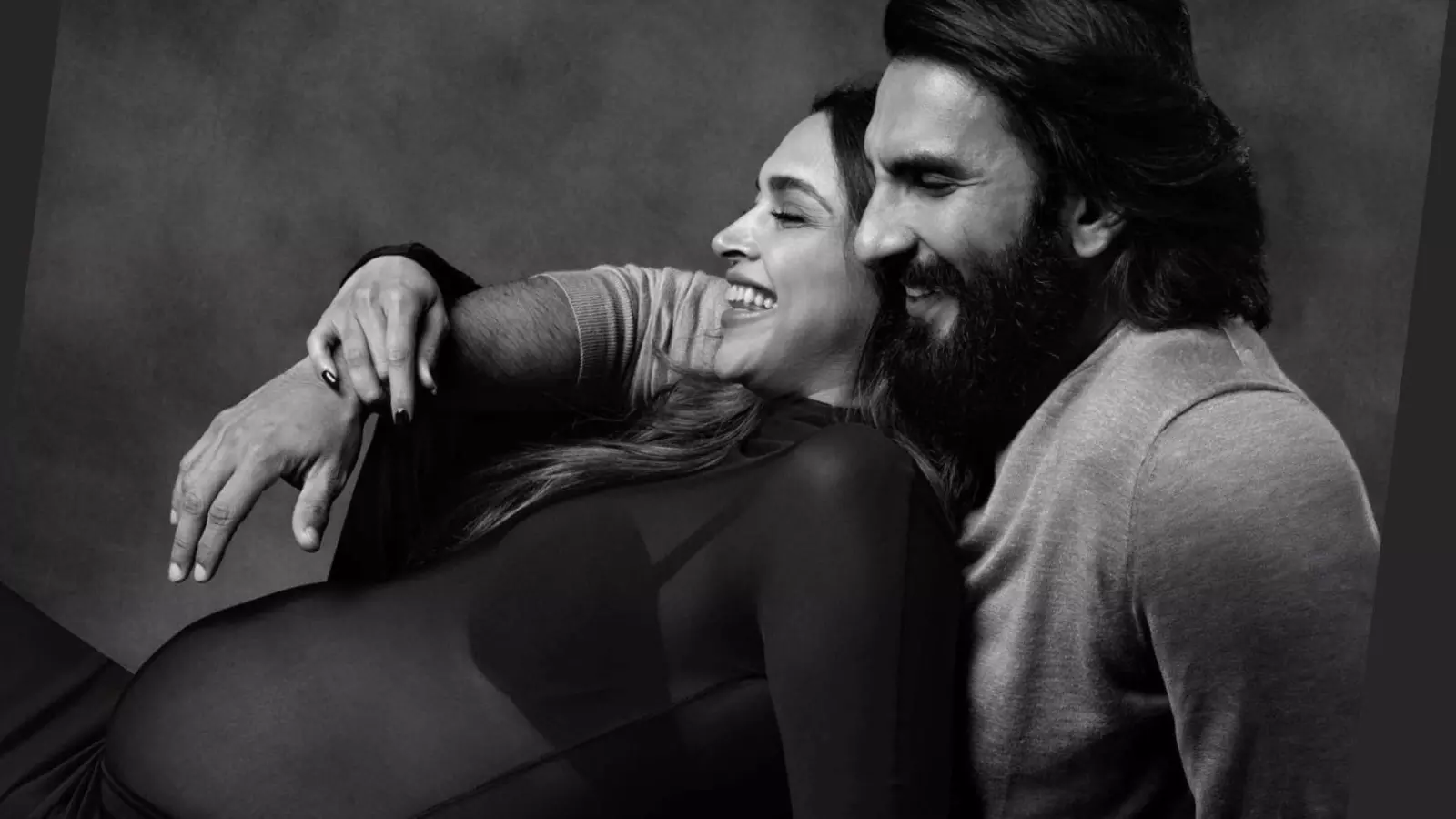 Ranveer Singh and Deepika Padukone Share Adorable Family Picture Ranveer Singh and Deepika Padukone Share Adorable Family Picture