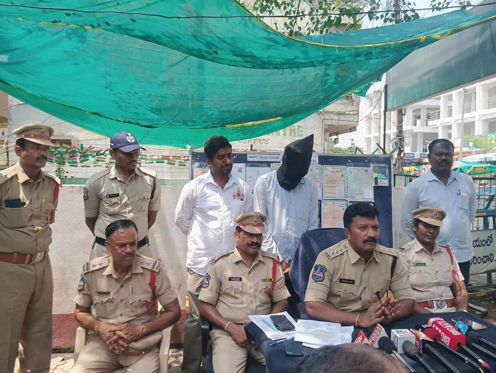 Man Held for ‘Cheating’ Unemployed Youth of Rs 85 Lakh Man Held for ‘Cheating’ Unemployed Youth of Rs 85 Lakh
