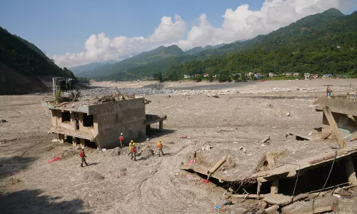 5.0 Earthquake Jolts Nepal Amid Flood Rescue Efforts 5.0 Earthquake Jolts Nepal Amid Flood Rescue Efforts
