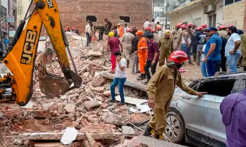 Delhi Police Seek 3-Day Custody Of Three Accused In Satya Niketan Building Collapse Delhi Police Seek 3-Day Custody Of Three Accused In Satya Niketan Building Collapse
