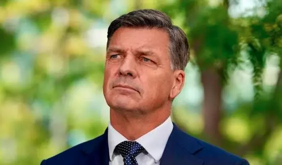 Jason Clare Defends Respect Education In Schools Amid ‘Woke’ Row Jason Clare Defends Respect Education In Schools Amid ‘Woke’ Row