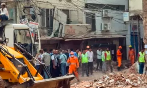 Satya Niketan Building Collapse: Absconding PG Operator Tyagi Surrenders Satya Niketan Building Collapse: Absconding PG Operator Tyagi Surrenders