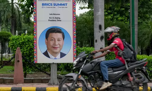Xi Heads to New Delhi for BRICS Summit Overshadowed by War Xi Heads to New Delhi for BRICS Summit Overshadowed by War