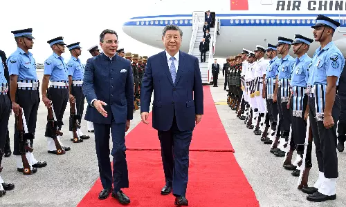 Xi Arrives in New Delhi for BRICS Summit, to Hold Talks with Modi