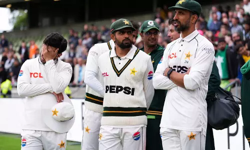 England Overcomes Early Scare to Win 3rd Cricket Test Against Pakistan and Sweep Series England Overcomes Early Scare to Win 3rd Cricket Test Against Pakistan and Sweep Series