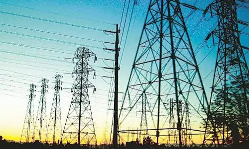 Nizamabad: Farmers Protest Against Power Cuts Nizamabad: Farmers Protest Against Power Cuts