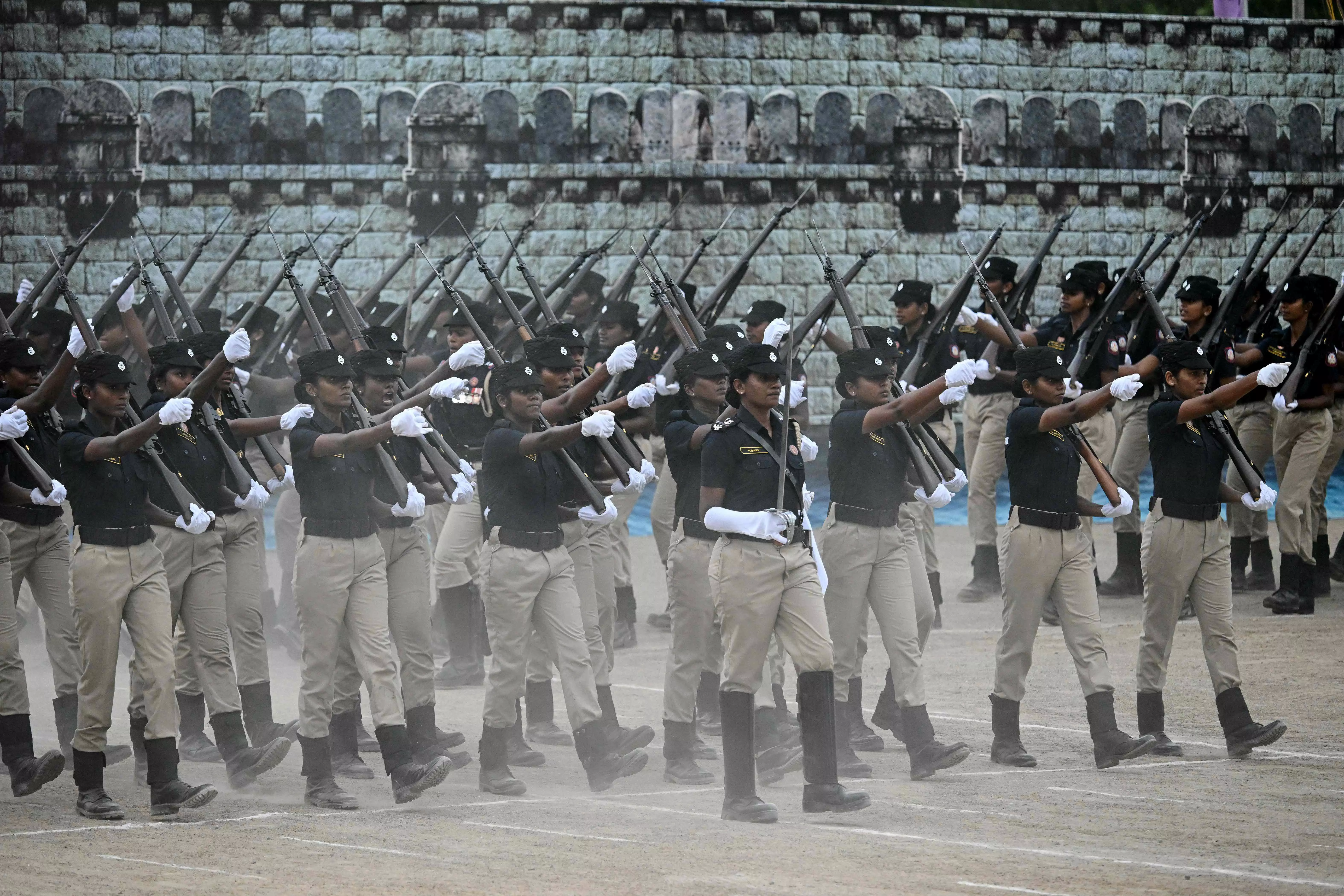 More Women, Kids Seek Singappens Protecting Arm More Women, Kids Seek Singappens Protecting Arm