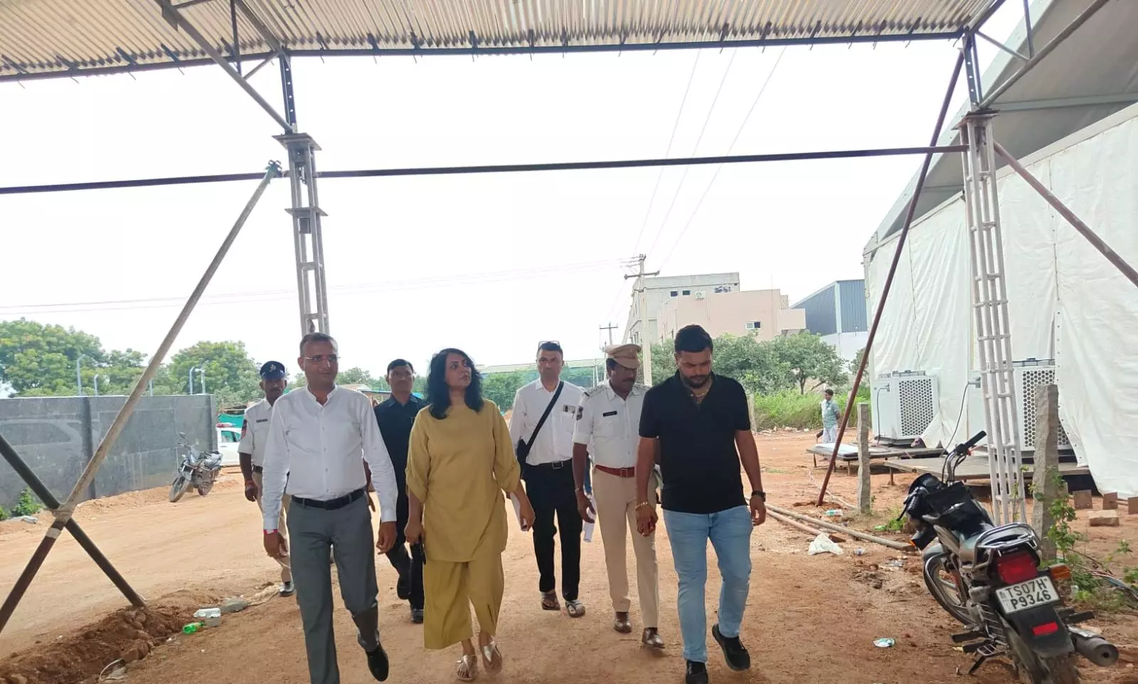 Chandana Deepti Reviews Traffic Arrangements for HH Prince Rahim Aga Khan V’s Visit Chandana Deepti Reviews Traffic Arrangements for HH Prince Rahim Aga Khan V’s Visit