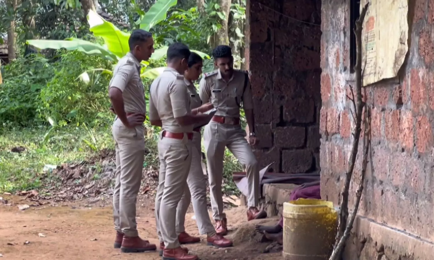Police Launch Probe Into Mysterious Death of 20-Year-Old Woman in Wayanad Police Launch Probe Into Mysterious Death of 20-Year-Old Woman in Wayanad