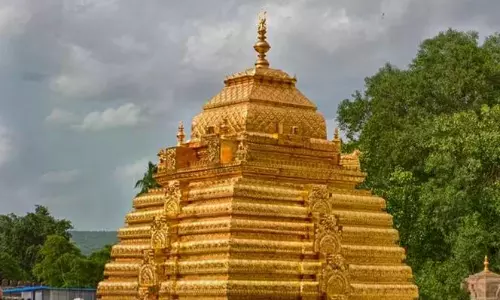 Heavy Rush at Srisailam Temple Due to Holidays