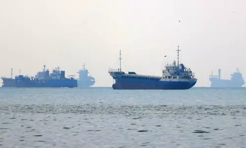 Iran, Oman Agree on New Entry, Exit Routes for Hormuz: Report Iran, Oman Agree on New Entry, Exit Routes for Hormuz: Report