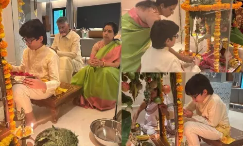 Naidu Extends Ganesh Chaturthi Greetings, Shares Family Pics Naidu Extends Ganesh Chaturthi Greetings, Shares Family Pics