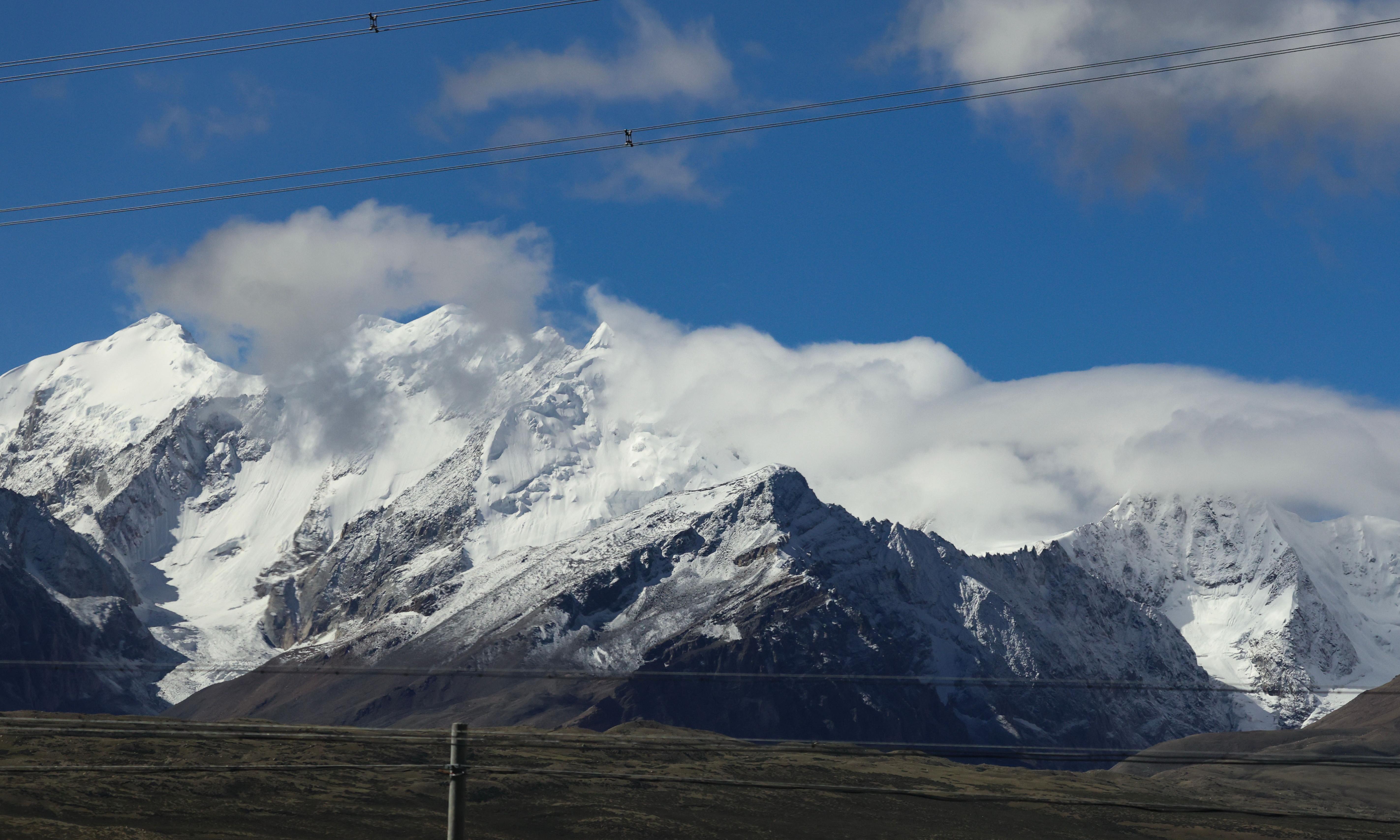 Himalayan Glaciers Near Tipping Point, Threatening Millions’ Livelihoods