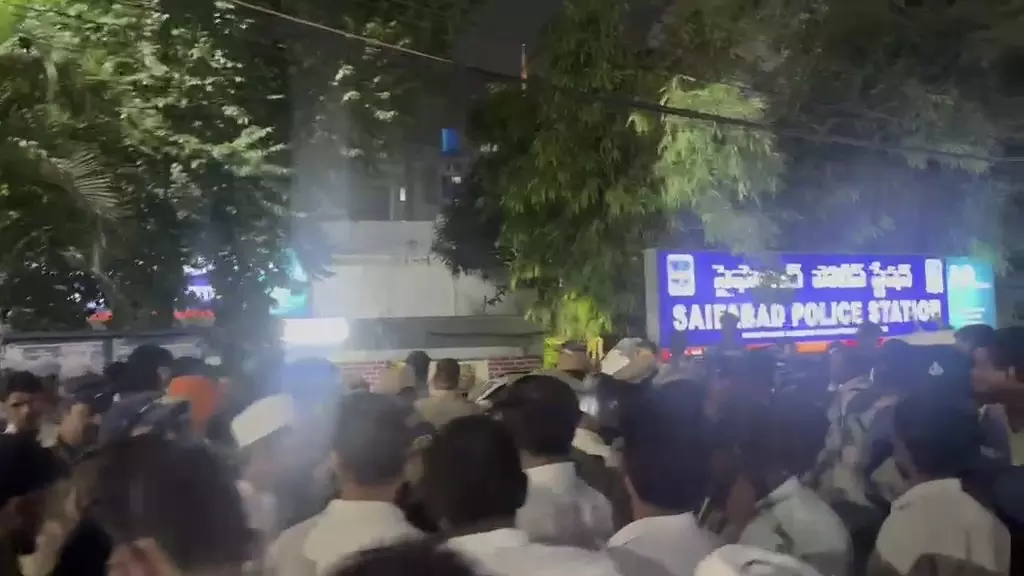No Attack on KTR’s Aides Inside Saifabad PS, CCTV Footage Proves: DCP Shilpavalli No Attack on KTR’s Aides Inside Saifabad PS, CCTV Footage Proves: DCP Shilpavalli