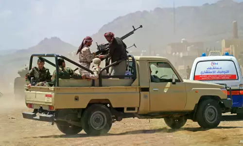 Houthis Strike Saudi Arabia Targets Anew as Talks over Hormuz Stall Houthis Strike Saudi Arabia Targets Anew as Talks over Hormuz Stall