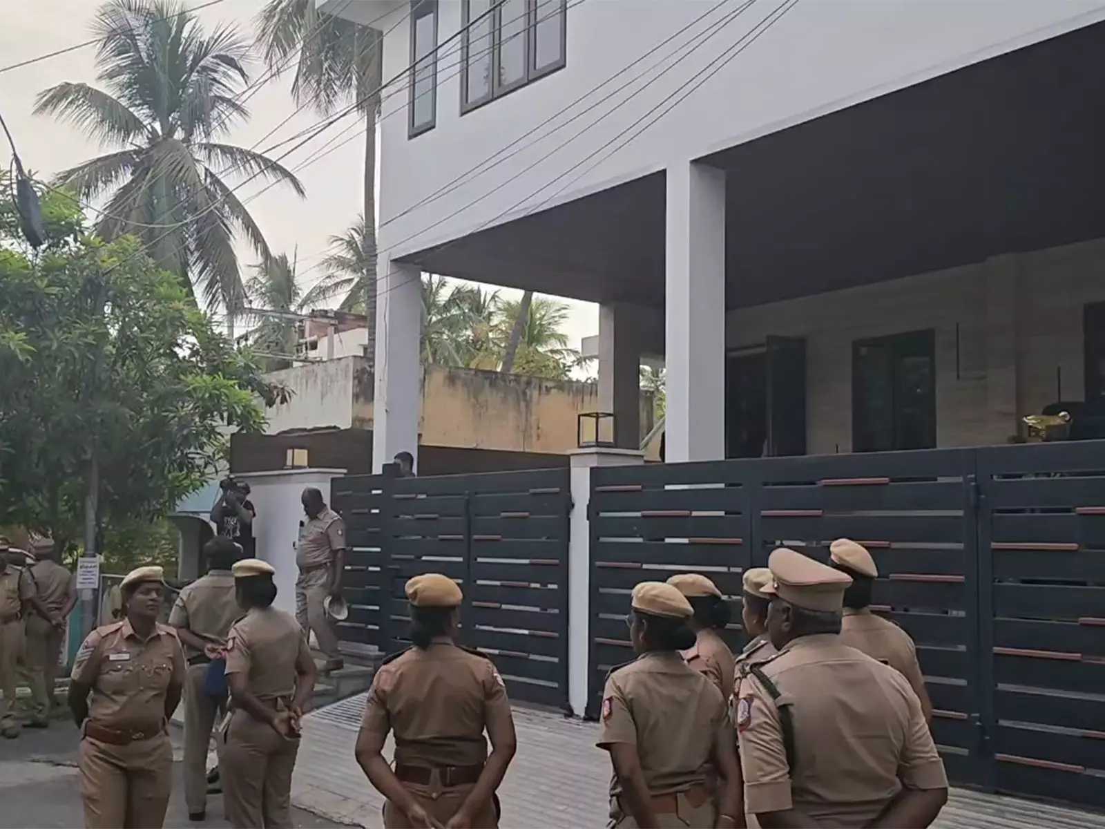 Chennai CCB Raids Former TN Minister Anbil Mahesh’s Residence Chennai CCB Raids Former TN Minister Anbil Mahesh’s Residence
