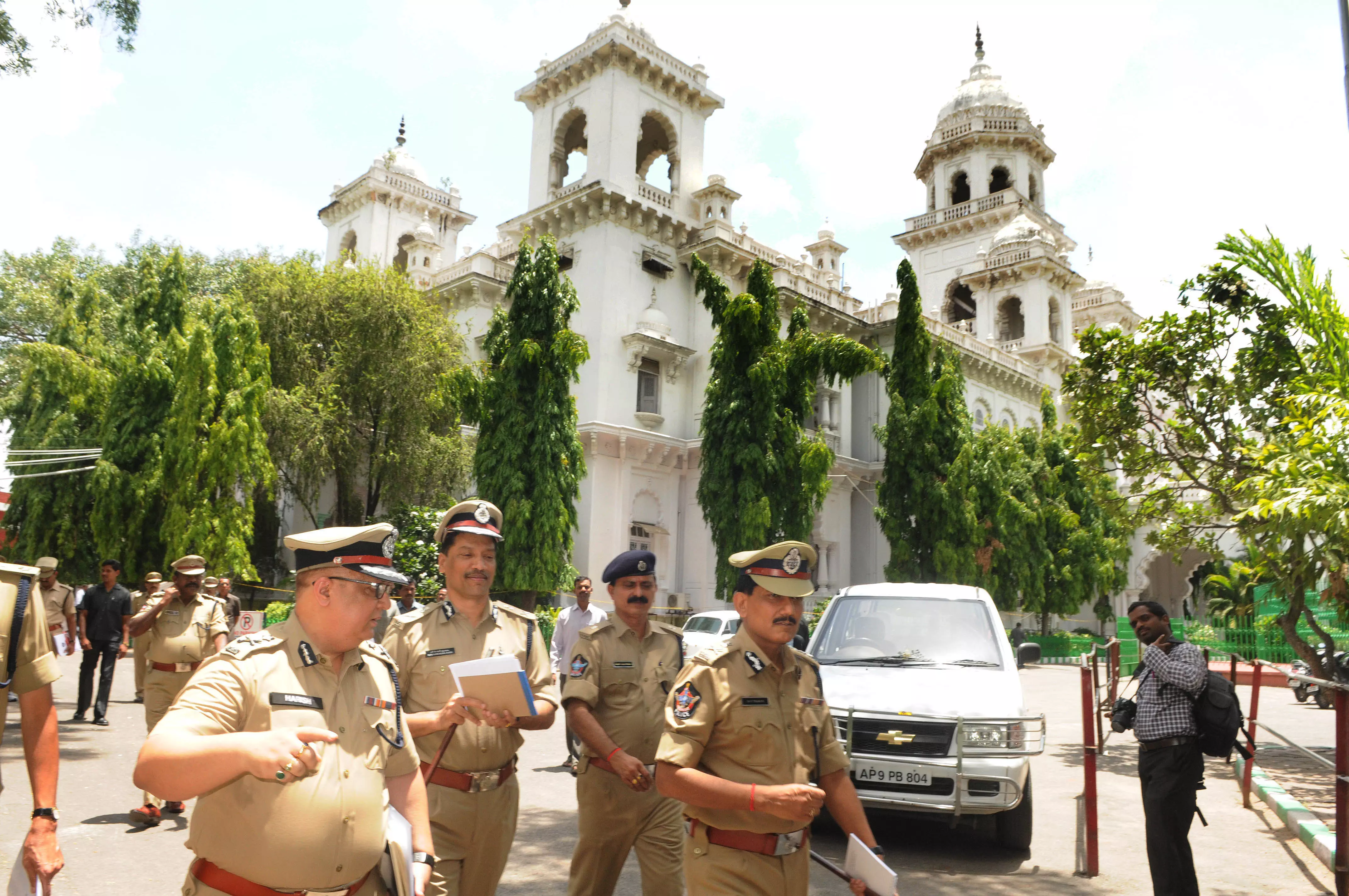 Vijayawada: 26 Mobile Forensic Vehicles Launched to Strengthen Crime-Scene Investigation Vijayawada: 26 Mobile Forensic Vehicles Launched to Strengthen Crime-Scene Investigation