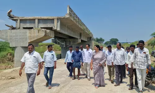Start Akeru Bridge Works Immediately, Says Satyavathi Start Akeru Bridge Works Immediately, Says Satyavathi