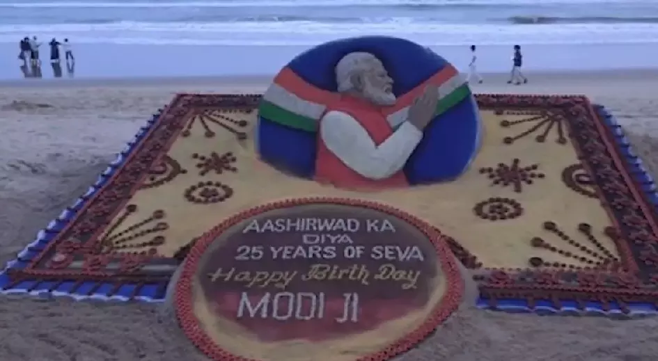 2,500 Diyas Light Up Modi’s Birthday Tribute In Odisha’s Puri 2,500 Diyas Light Up Modi’s Birthday Tribute In Odisha’s Puri