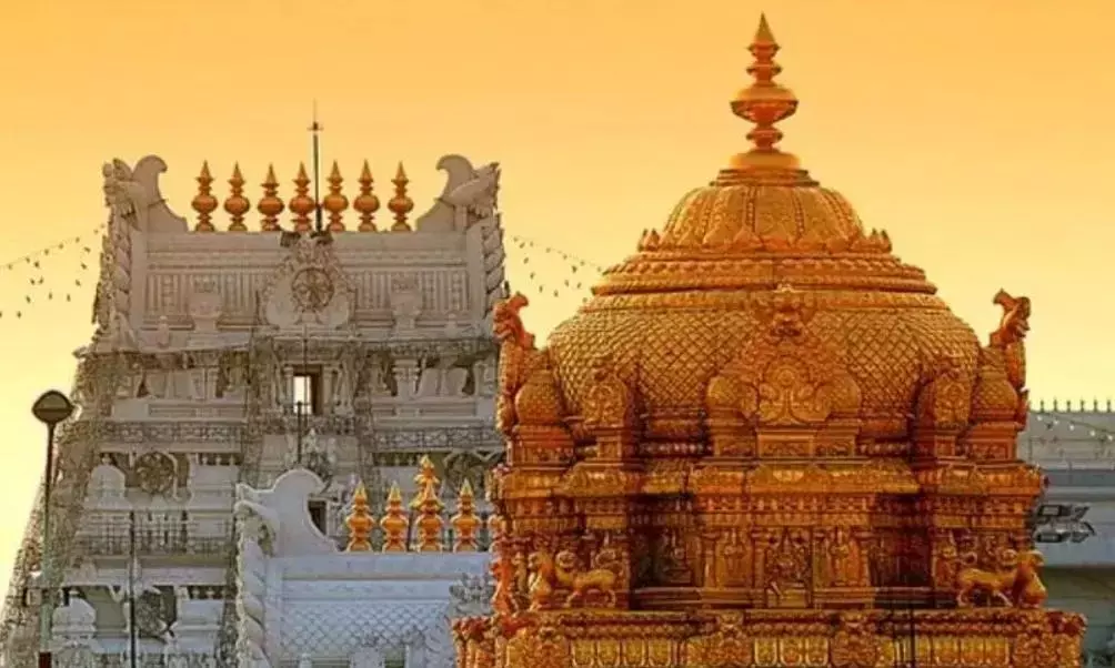 Andhra Pradesh: 4,500 Cops Deployed For Garuda Seva Rush Andhra Pradesh: 4,500 Cops Deployed For Garuda Seva Rush