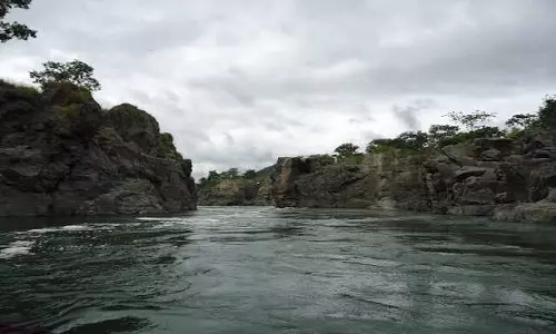 Youth Drowns In Cauvery River After Immersing Vinayaka Idol Youth Drowns In Cauvery River After Immersing Vinayaka Idol