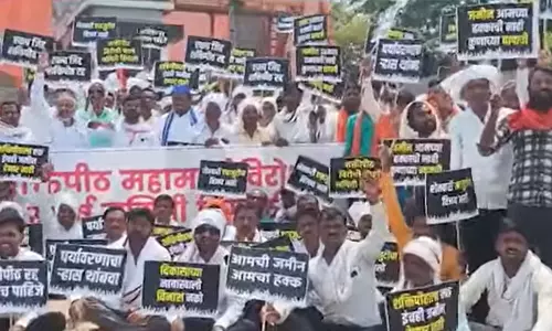 Shaktipeeth Expressway: Farmers Protest Near Ministers Event in Hingoli Shaktipeeth Expressway: Farmers Protest Near Ministers Event in Hingoli