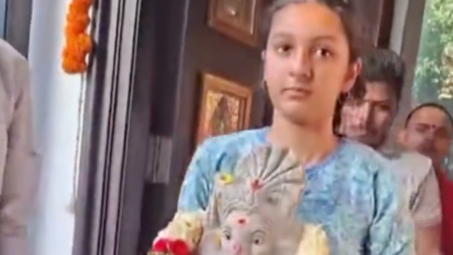 Mahesh Babu celebrates Ganesh Visarjan with daughter Sitara