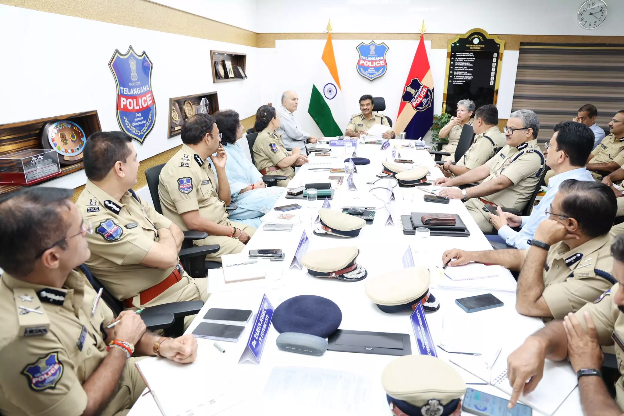 End of Maoism Frees Police Personnel, Vehicles for Redeployment in Telangana End of Maoism Frees Police Personnel, Vehicles for Redeployment in Telangana