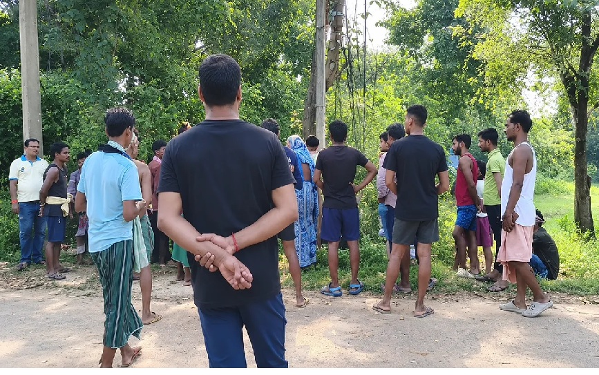 Two Youths Tied To Electric Pole, Beaten Up Over T