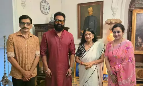 Rishab Shetty Meets Travancore Royal Family, Visits Padmanabhaswamy Temple Rishab Shetty Meets Travancore Royal Family, Visits Padmanabhaswamy Temple