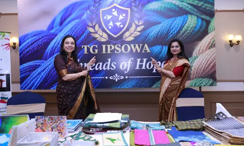 IPS Officers’ Wives Back Handloom Artisans