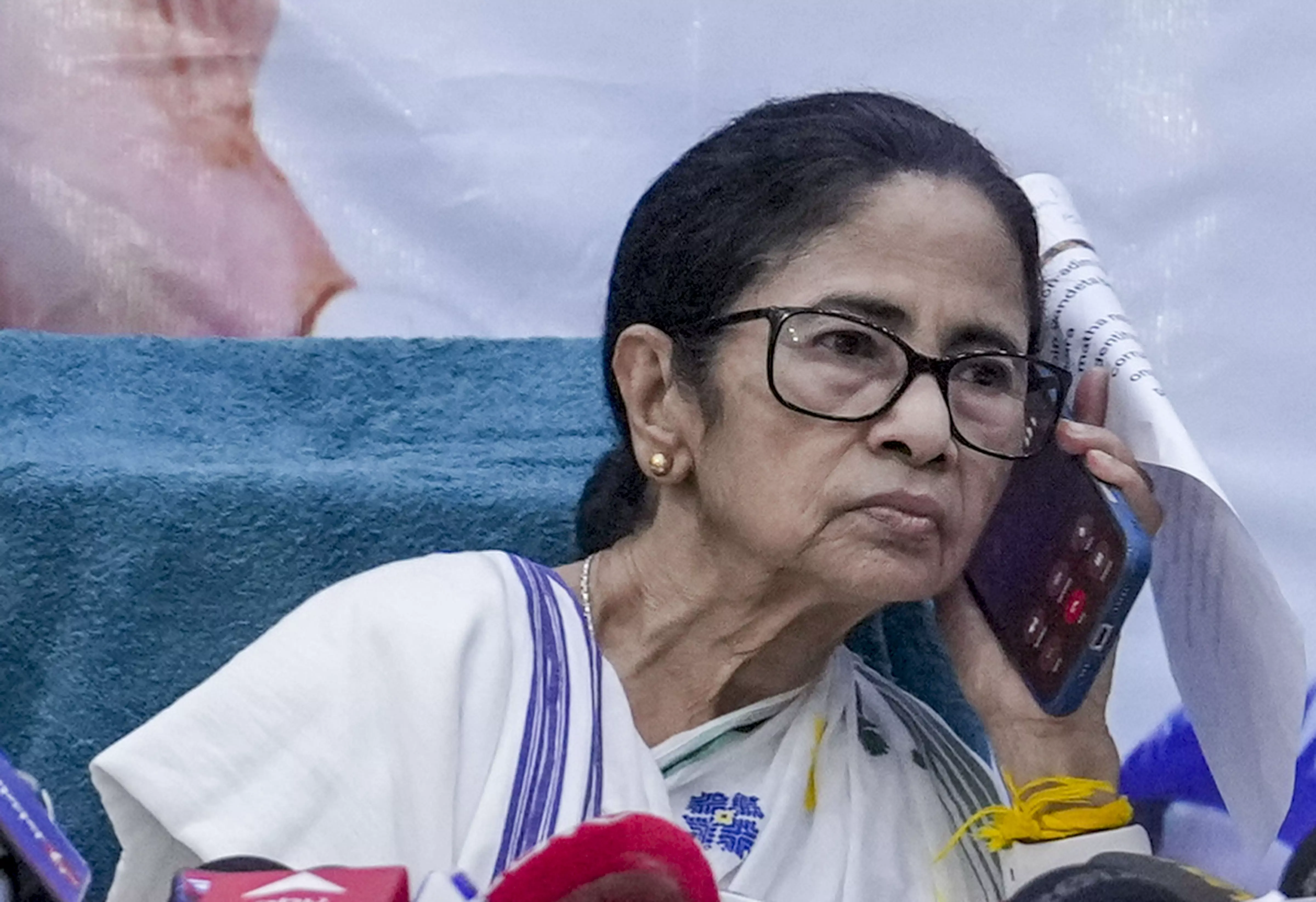 Mamata Moves SC Challenging ECs Decision to Freeze Party Name, Symbol Mamata Moves SC Challenging ECs Decision to Freeze Party Name, Symbol