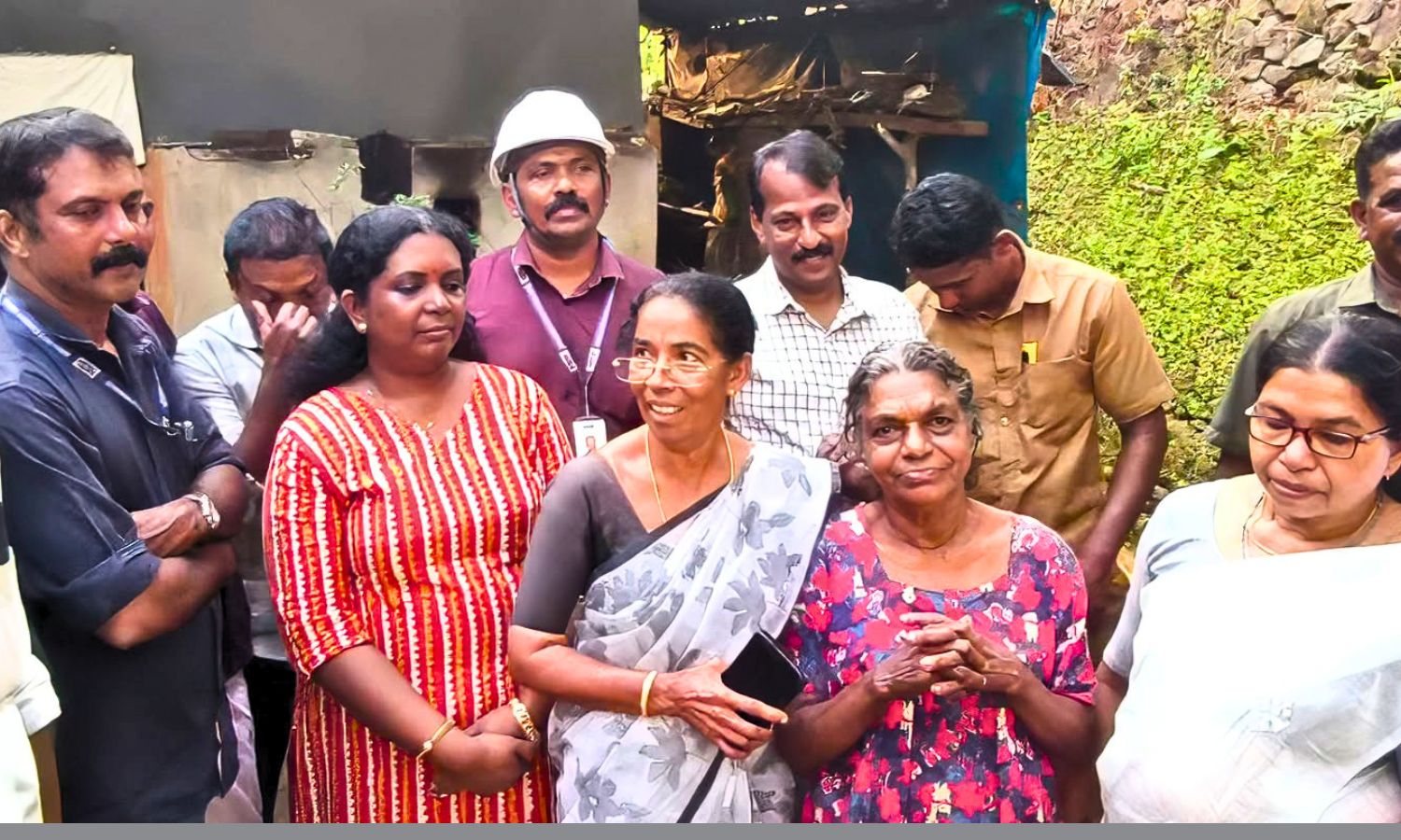KSEB Employees Install Free Power Connection for E