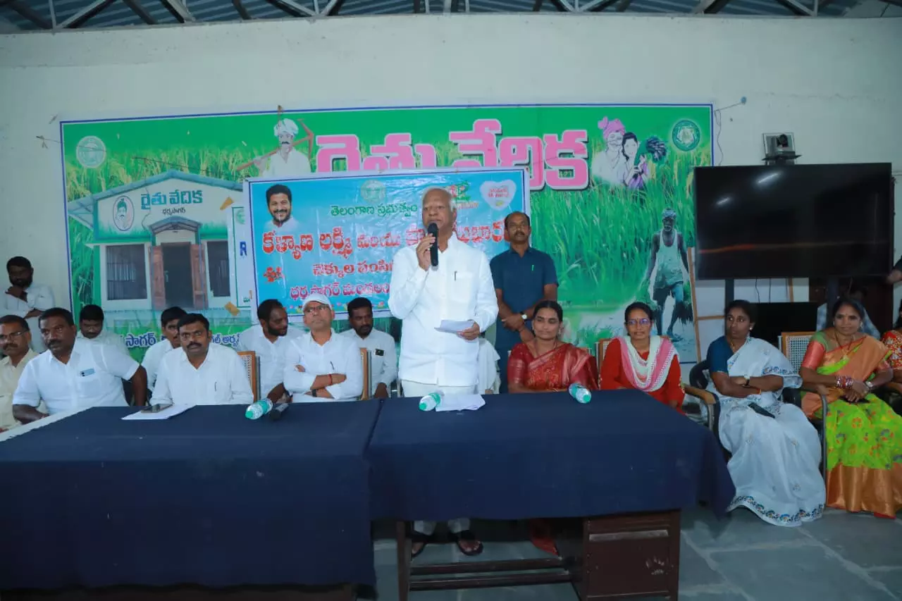 Srihari Questions KCR Family’s Assets Srihari Questions KCR Family’s Assets