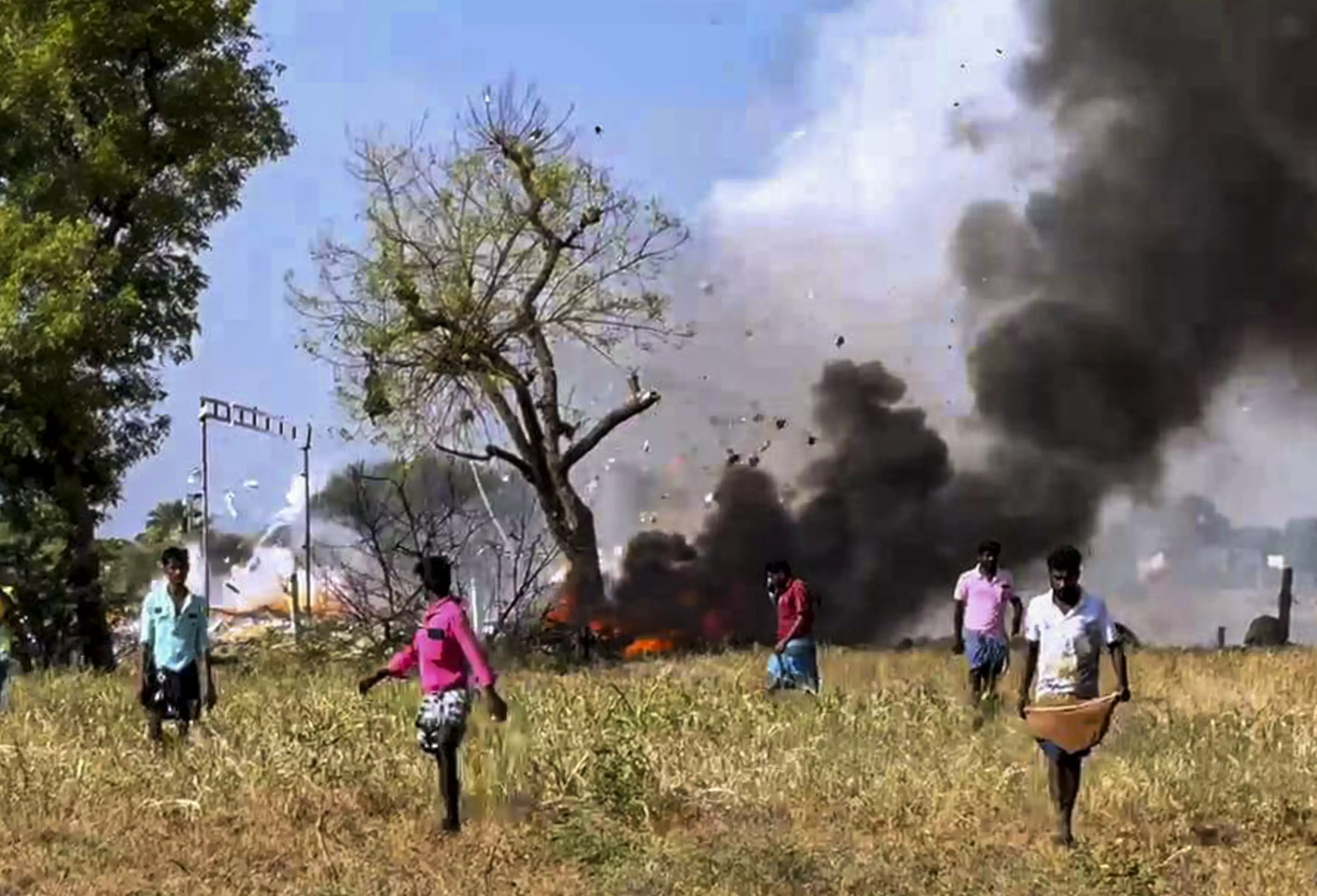 Fireworks Shop Blast Kills Trader, Injures Watchman Fireworks Shop Blast Kills Trader, Injures Watchman